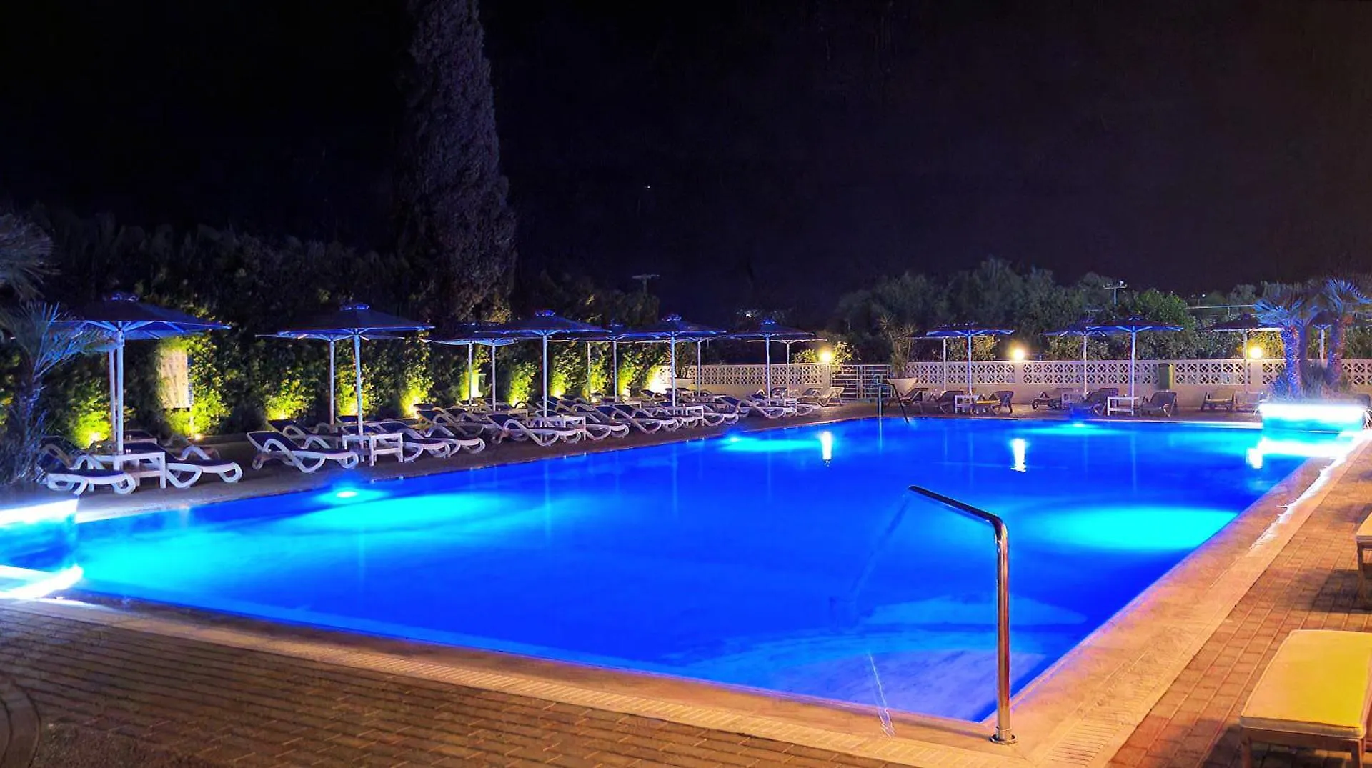 ***  לרנקה Sveltos Hotel קפריסין